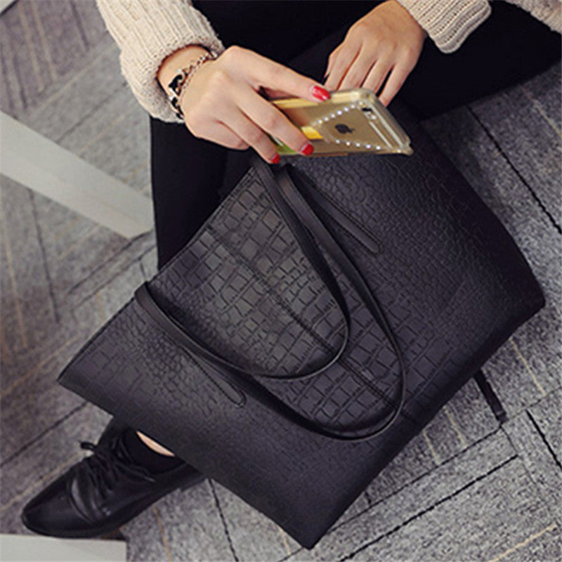 Minimalist Shoulder Bag — Women's