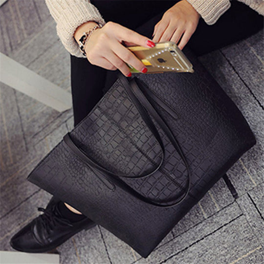 Minimalist Shoulder Bag — Women&