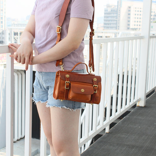 Vegetable-Tanned Leather Messenger