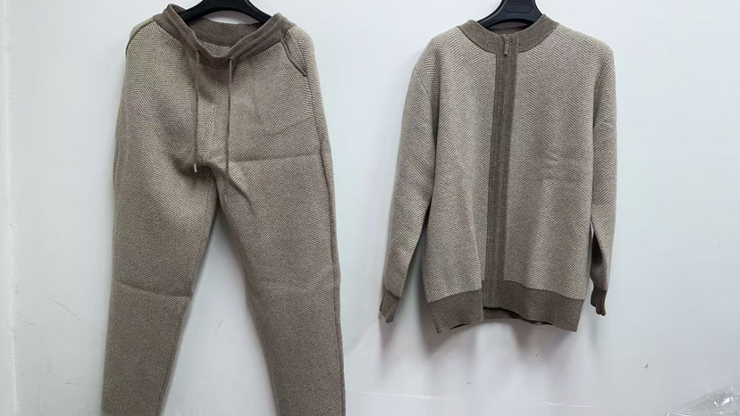Pure Wool Insulated Zip-Up Cardigan — Men&